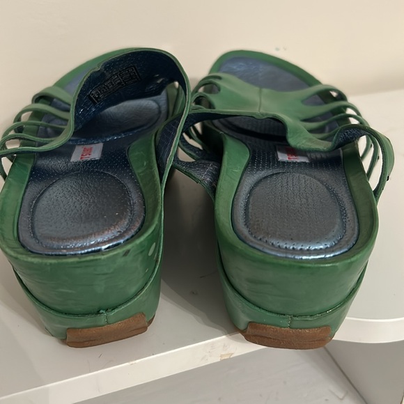 TSUBO Green slip on platform sandals - Picture 5 of 7